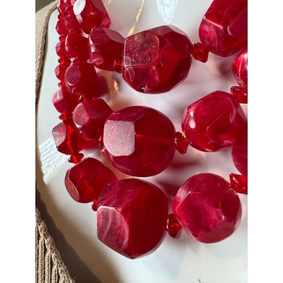 Vintage Triple-Strand Red Lucite Beaded Necklace With Brass Findings & Hook Clas - Picture 3 of 16